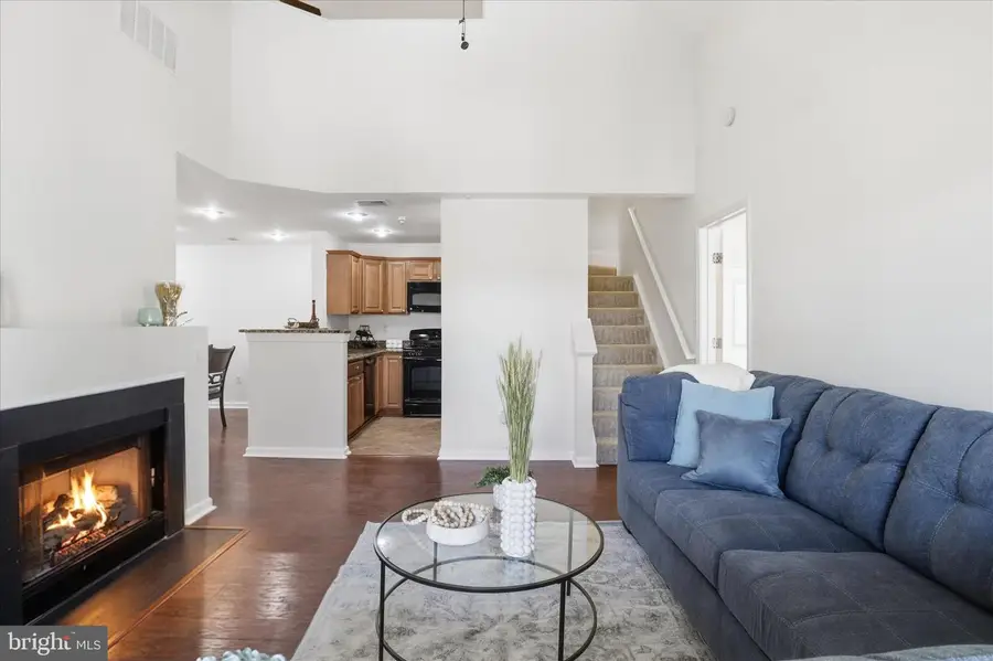 1067 Gardenview Loop #302, Woodbridge, VA 22191 - #2