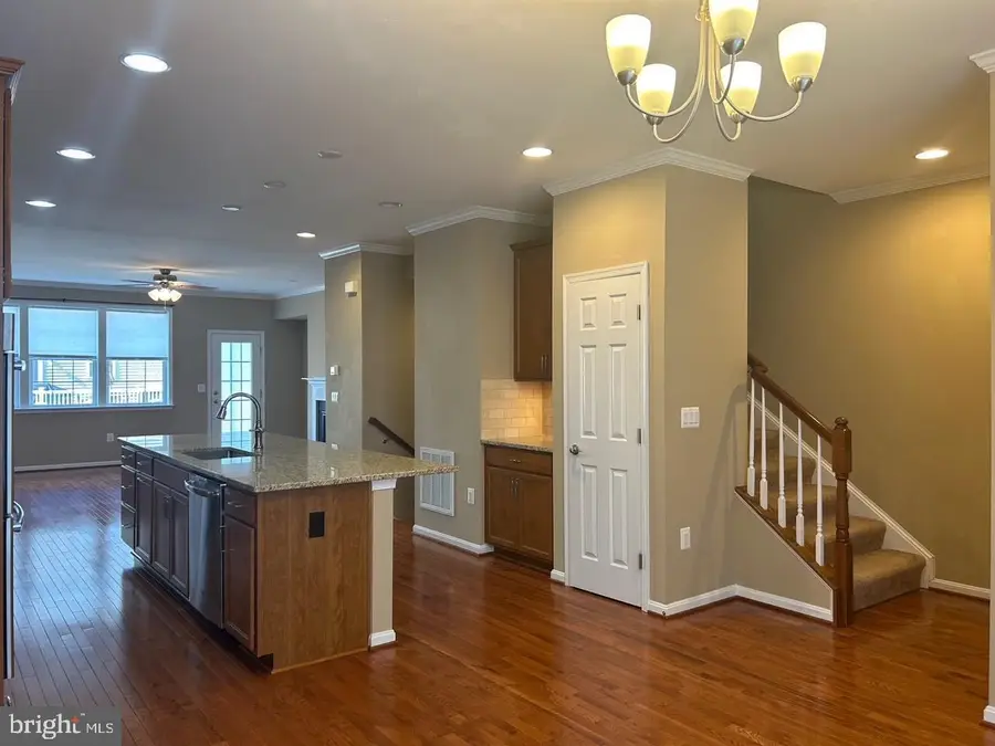 7868 Crescent Park Dr, Gainesville, VA 20155 - Image #3