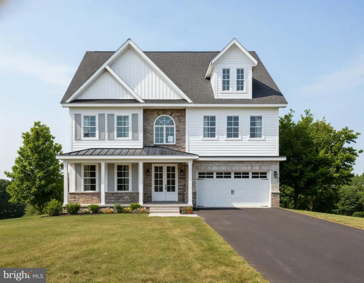 17979 Old Triangle Rd, Triangle, VA 22172 - Image #1