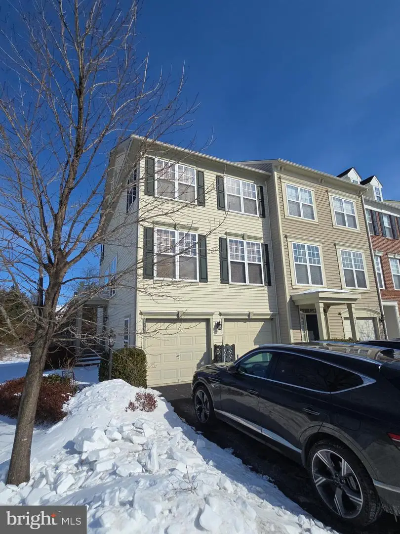 9249 Alvyn Lake Cir, Bristow, VA 20136 - Image #2