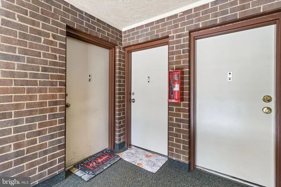 1604 Renate Dr #302, Woodbridge, VA 22192 - #3