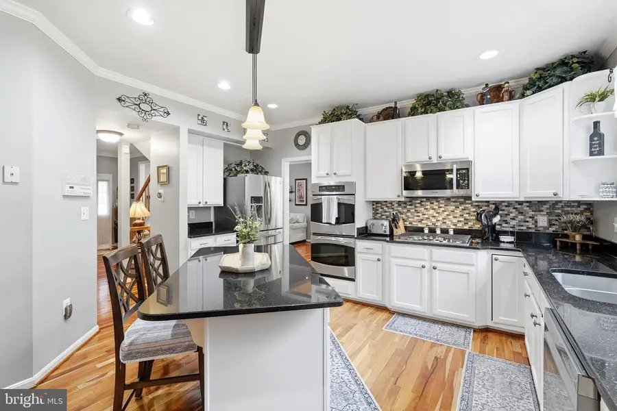 5889 Fincastle Dr, Manassas, VA 20112 - #2