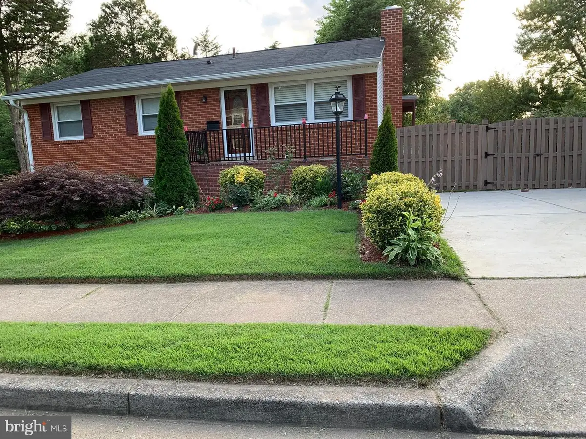 13302 Kelsey Ct, Woodbridge, VA 22193 - #1