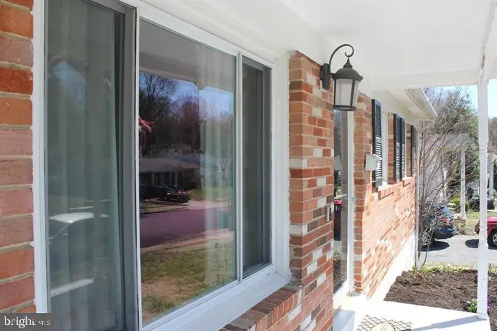 14716 Edgewater Dr, Woodbridge, VA 22193 - #2