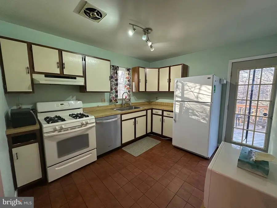 5372 Seneca Ct, Woodbridge, VA 22193 - #3