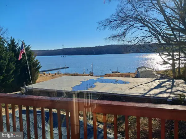 18306 Possum Point Rd, DUMFRIES, VA 22026