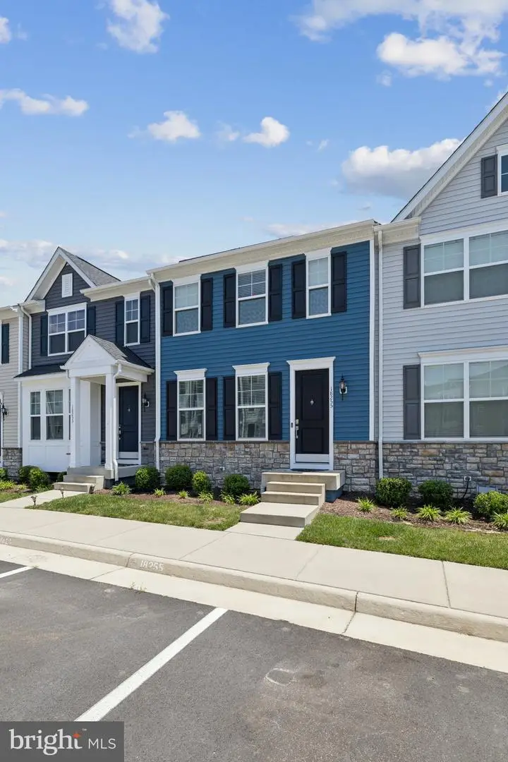 18255 Summit Pointe Dr, Triangle, VA 22172 - #2