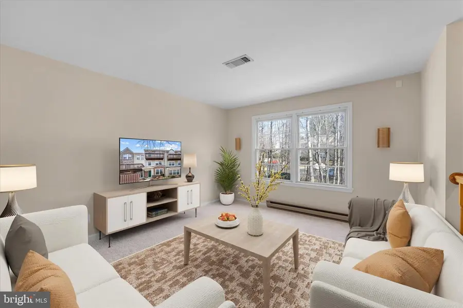 12569 Kempston Ln, Woodbridge, VA 22192 - #3