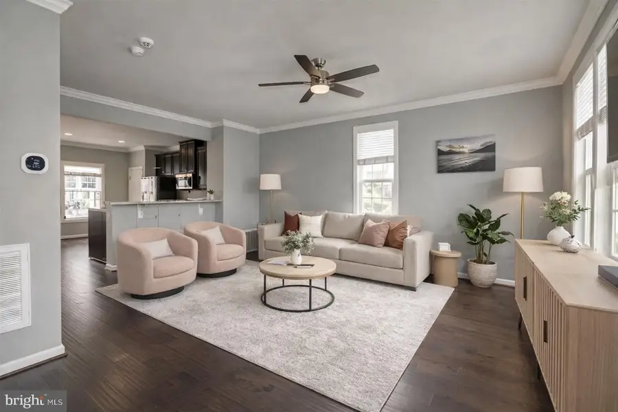 7010 Kona Dr, Gainesville, VA 20155 - #2