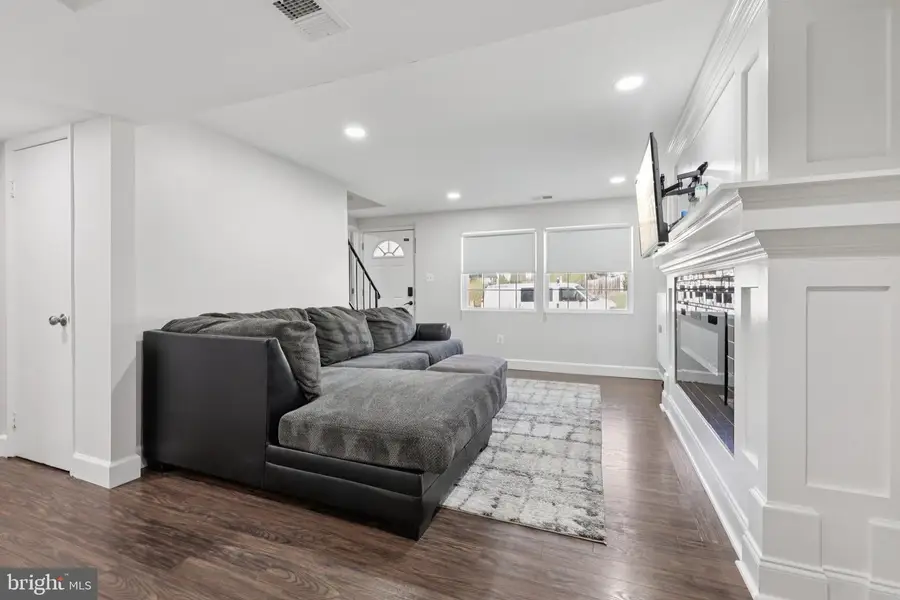 4609 Hamilton Dr, Woodbridge, VA 22193 - #3