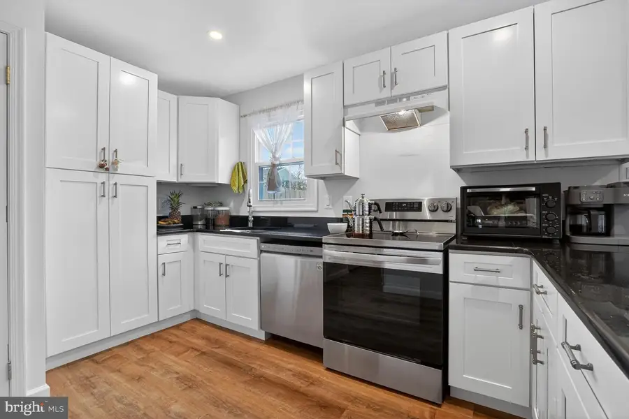 12306 Woodlawn Ct, Woodbridge, VA 22192 - #2