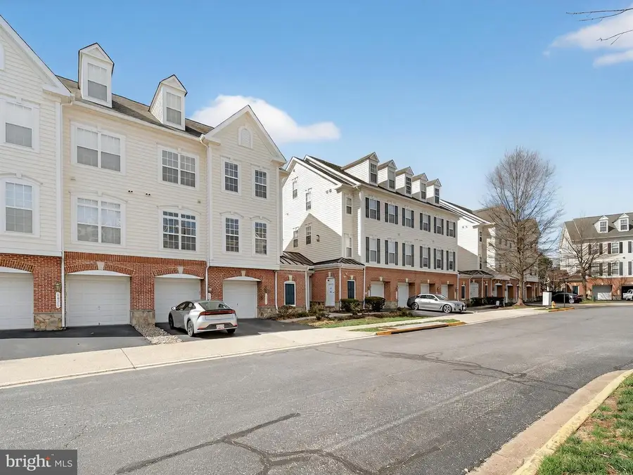 6827 Hampton Bay Ln, Gainesville, VA 20155 - #3