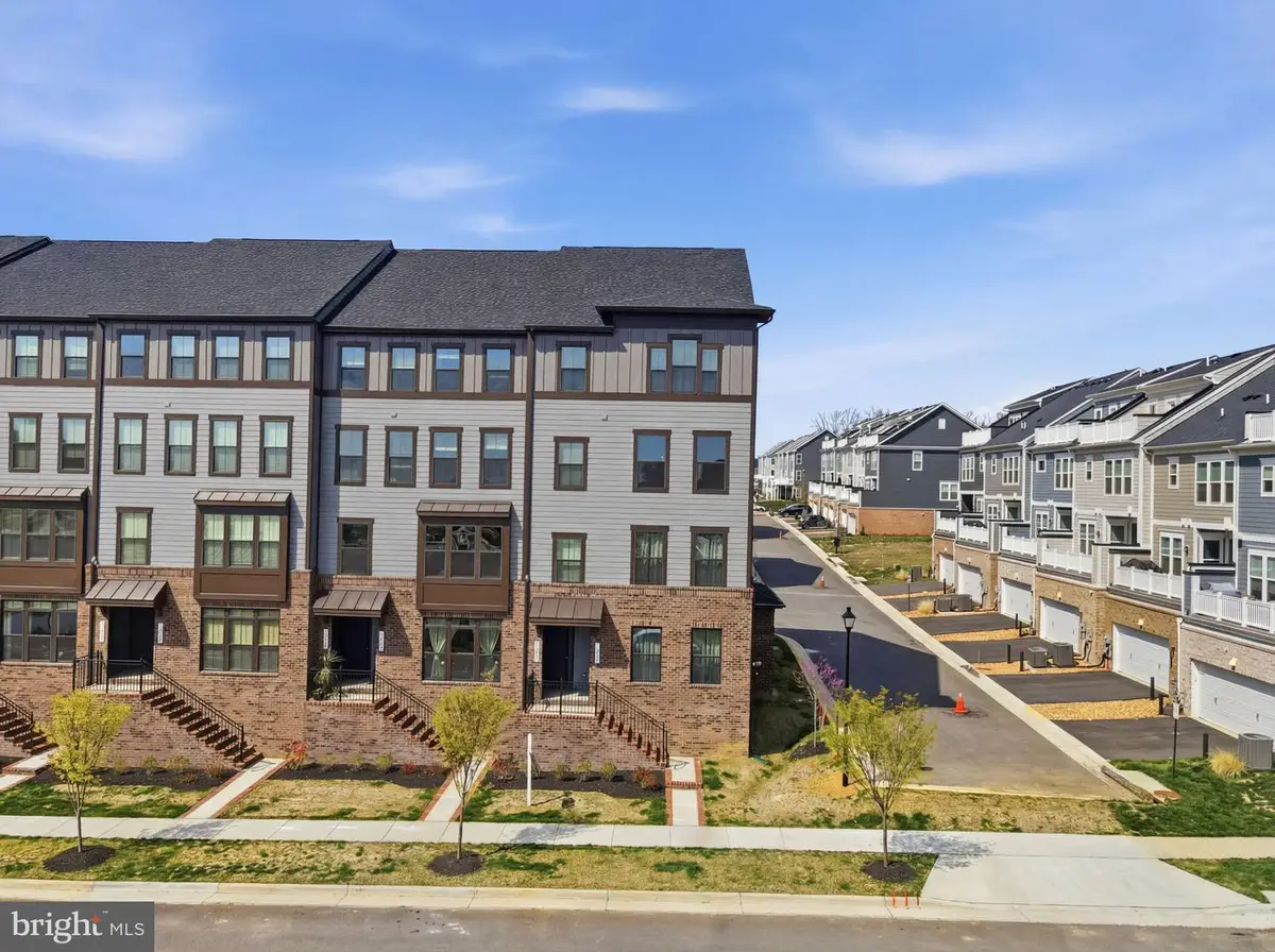 1612 Kirkman St, Dumfries, VA 22026 - #1