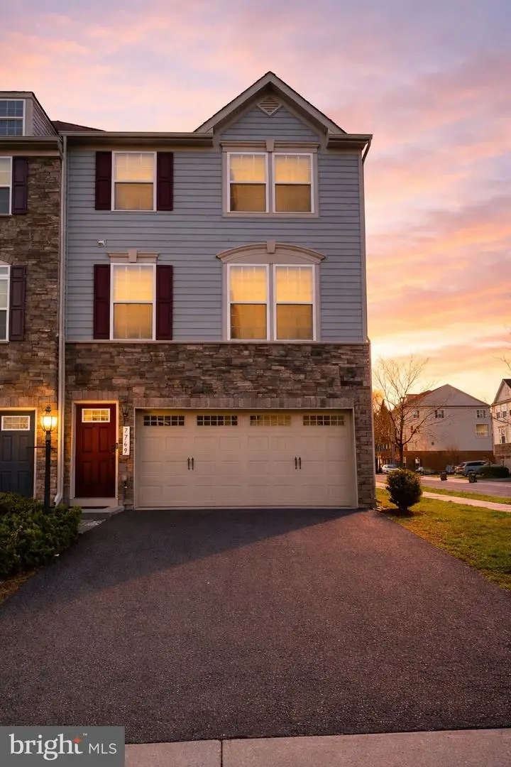 7769 Milton Cir, Gainesville, VA 20155 - #1