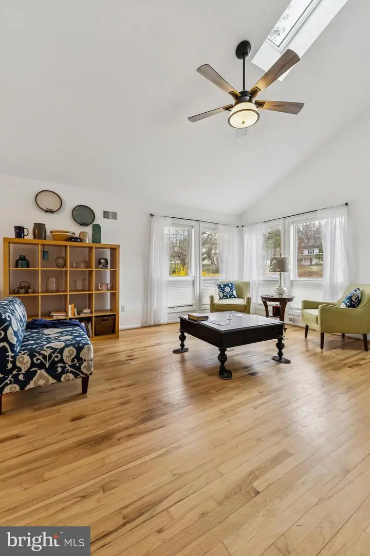 5850 Anthony Dr, Woodbridge, VA 22193 - #3