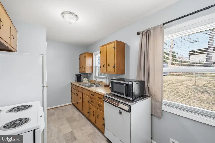 13207 Treetop Ct, Woodbridge, VA 22191 - #3