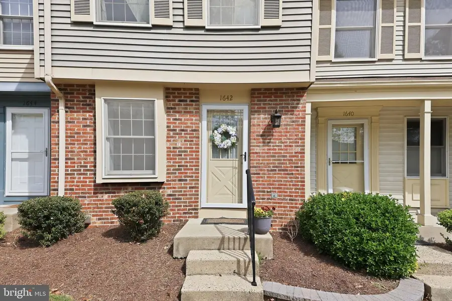 1642 Devil Ln, Woodbridge, VA 22192 - #2