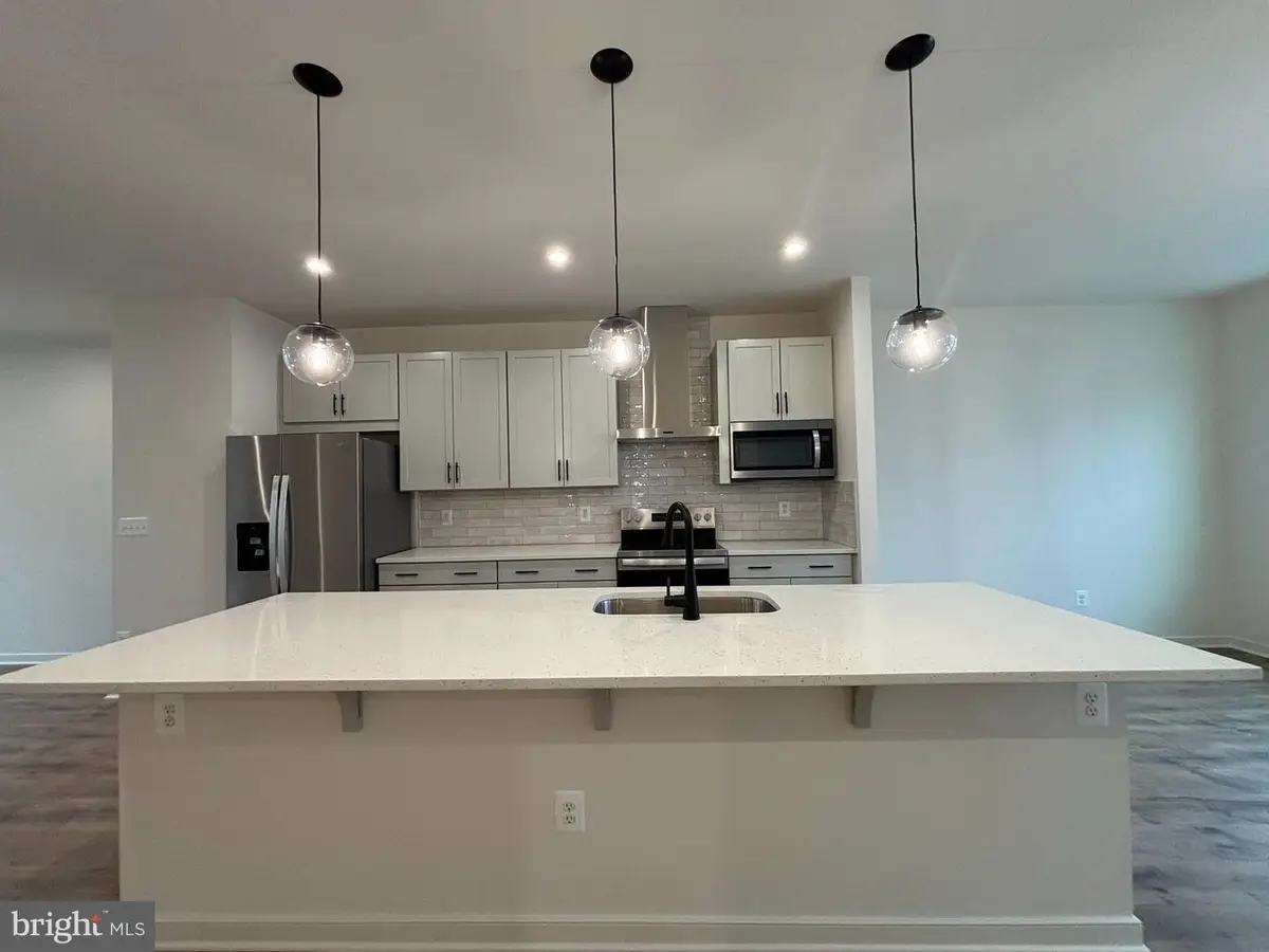 17986 Alicia Ave, Dumfries, VA 22026 - #1