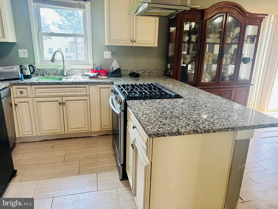 9927 Portsmouth Rd, Manassas, VA 20109 - #3