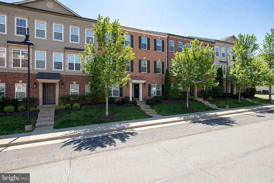 15353 Rosemont Manor Dr, Haymarket, VA 20169 - #2