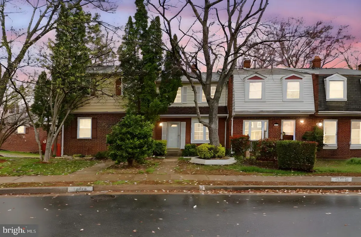 14829 Emberdale Dr, Woodbridge, VA 22193 - #1