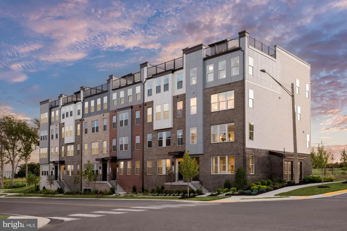 8592 Lovelace St, Manassas, VA 20109 - #1