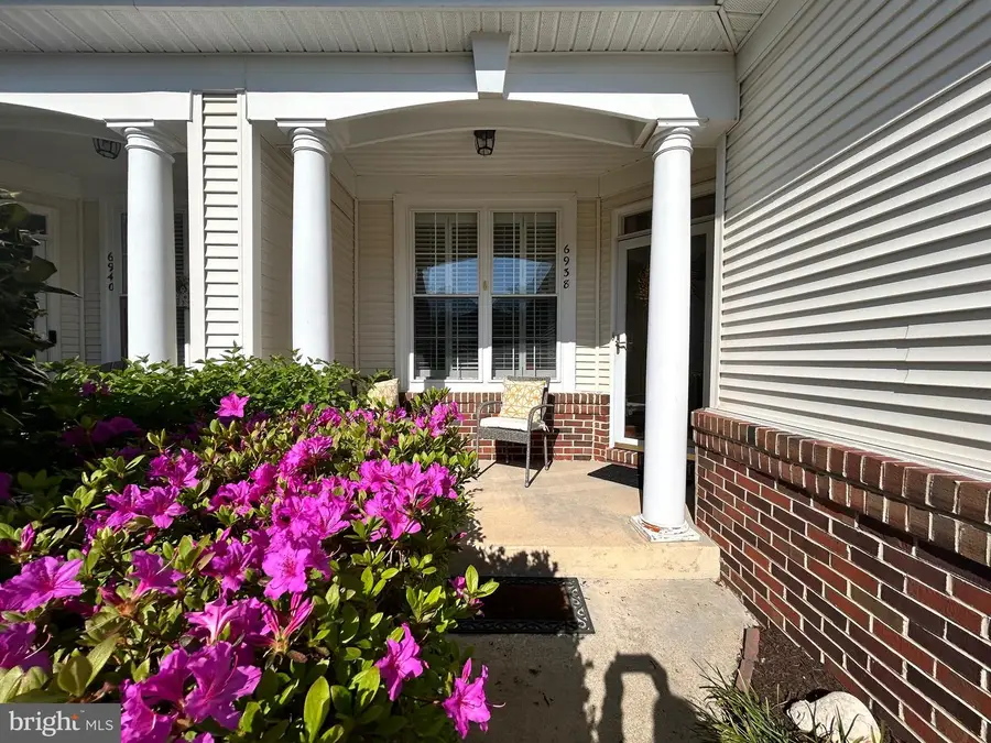 6938 Walnut Hill Dr, Gainesville, VA 20155 - #3