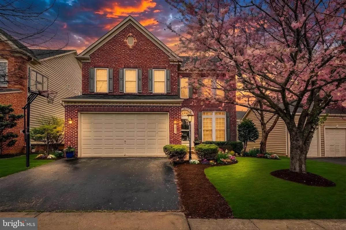 8416 Churchside Dr, Gainesville, VA 20155 - #1