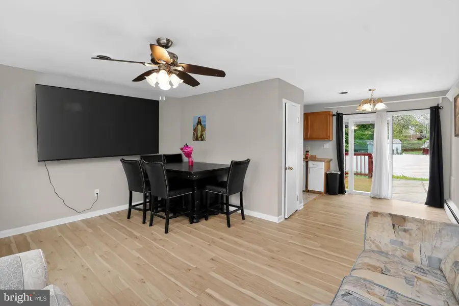 14751 Arizona Ave, Woodbridge, VA 22191 - #2