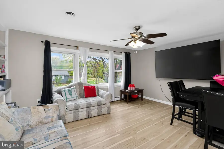 14751 Arizona Ave, Woodbridge, VA 22191 - #3