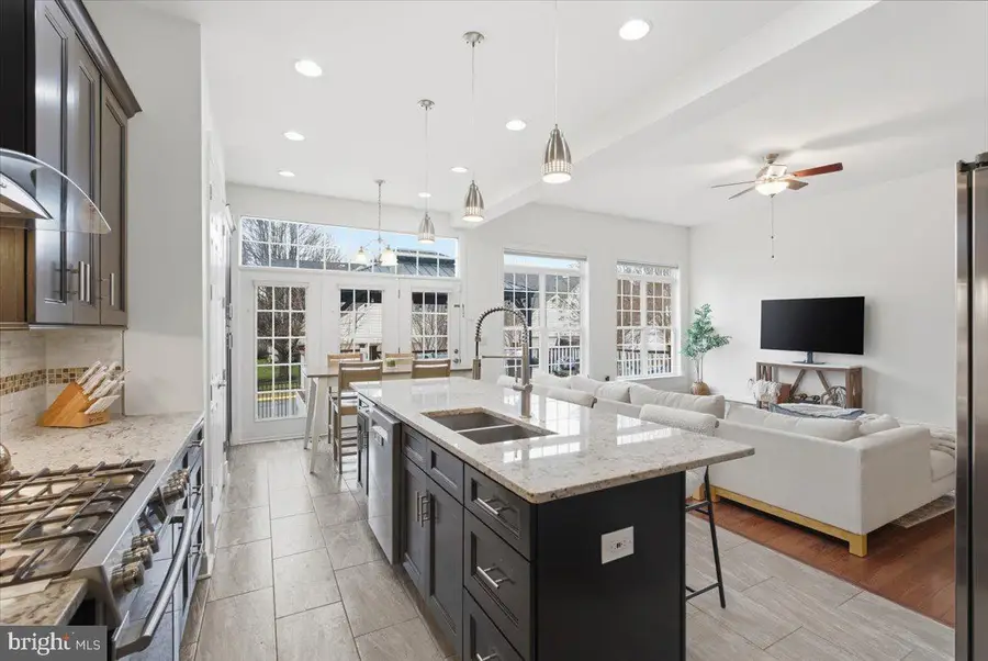 16216 Radburn St, Woodbridge, VA 22191 - #3