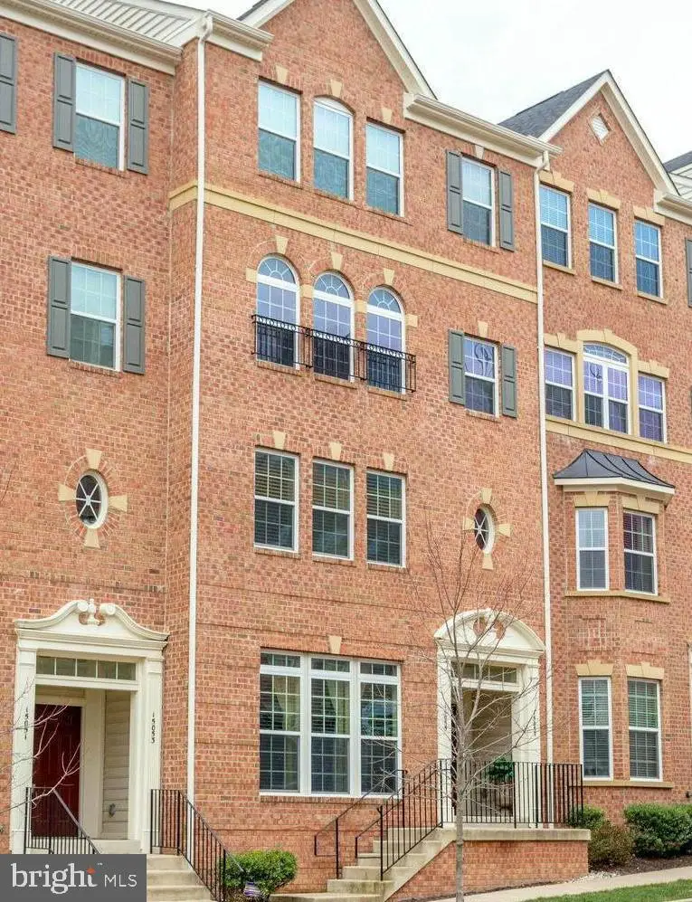 15057 Leicestershire St, Woodbridge, VA 22191 - #1