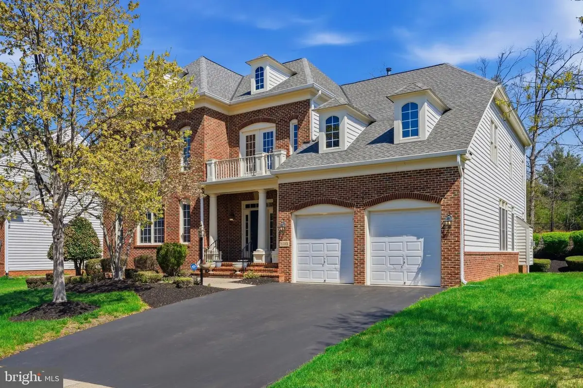 8033 Tysons Oaks Ct, Gainesville, VA 20155 - #1