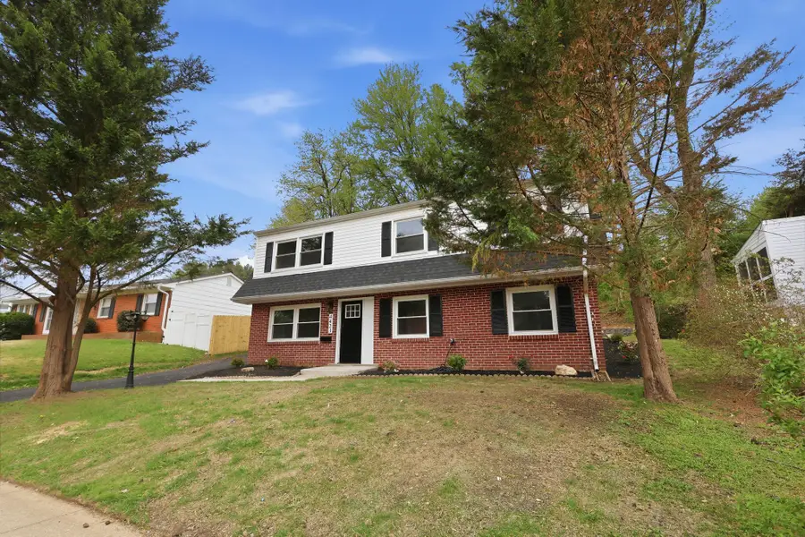 4423 Kenwood Dr, Woodbridge, VA 22193 - #2