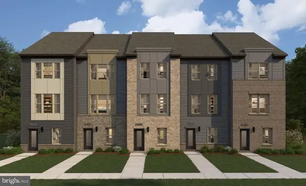 8979 Katherine Johnson St, MANASSAS, VA 20109