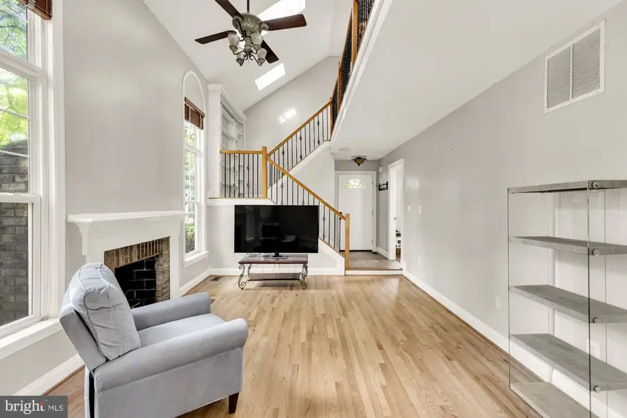 3517 Soffit Pl, Woodbridge, VA 22192 - #3