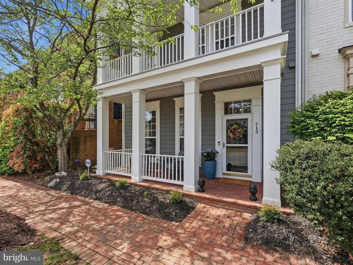 713 Belmont Bay Dr, Woodbridge, VA 22191 - #1