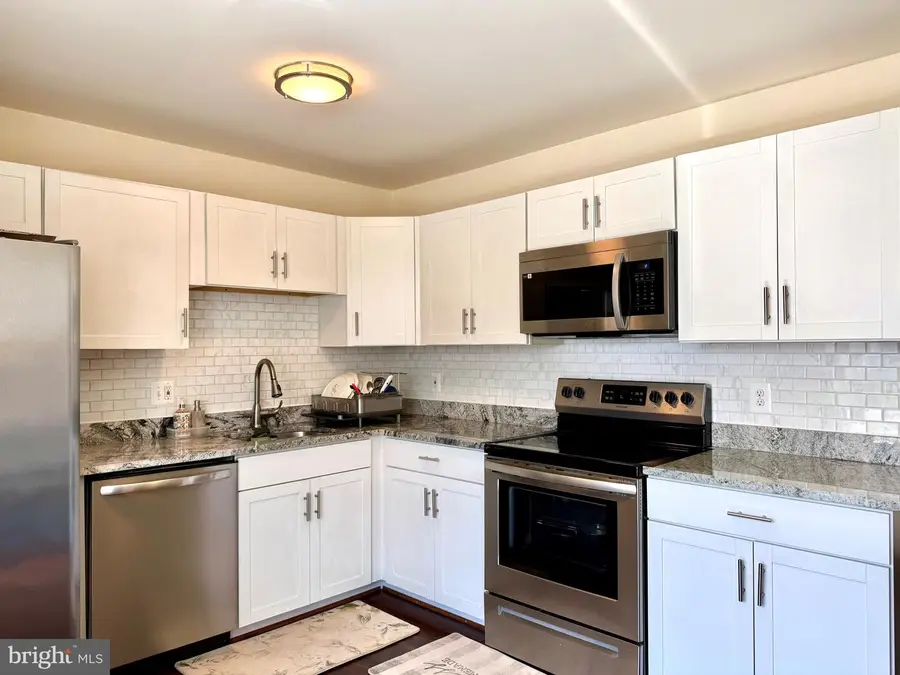 7537 Clemson Ct, Manassas, VA 20109 - #3