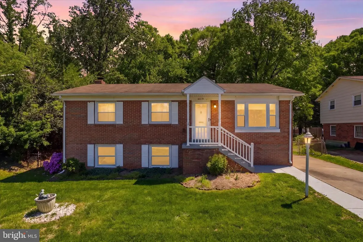 4219 Evergreen Dr, Woodbridge, VA 22193 - #1