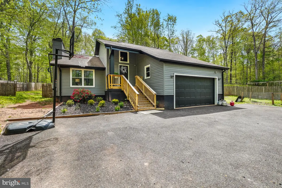 12021 Parkriver Dr, Manassas, VA 20112 - #1