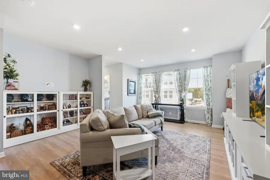 18319 Summit Pointe Dr, Triangle, VA 22172 - #2