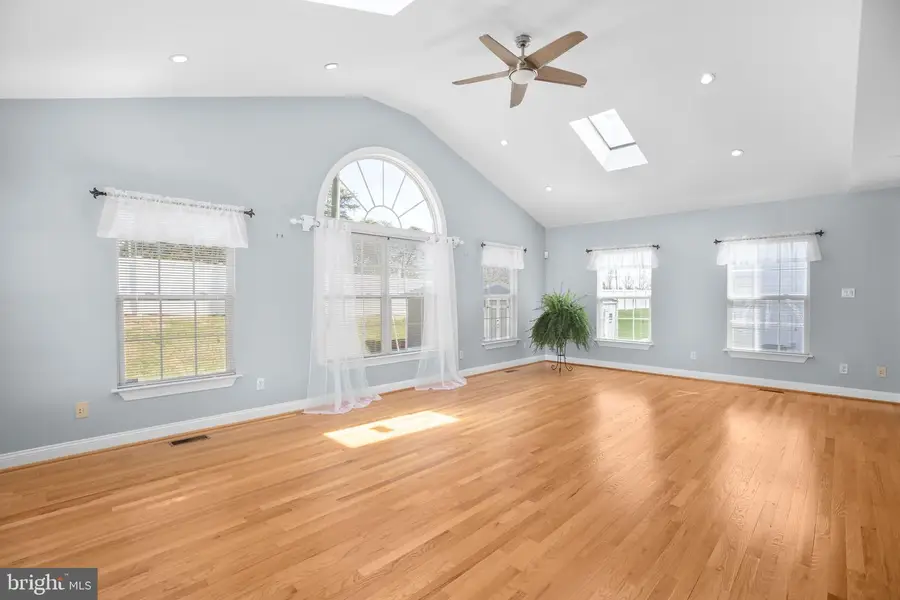 4074 Elkwood Ct, Woodbridge, VA 22193 - #2