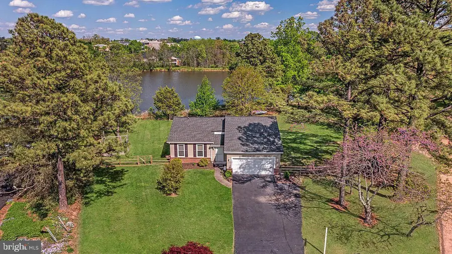 7821 Ontario Rd, Gainesville, VA 20155 - #2