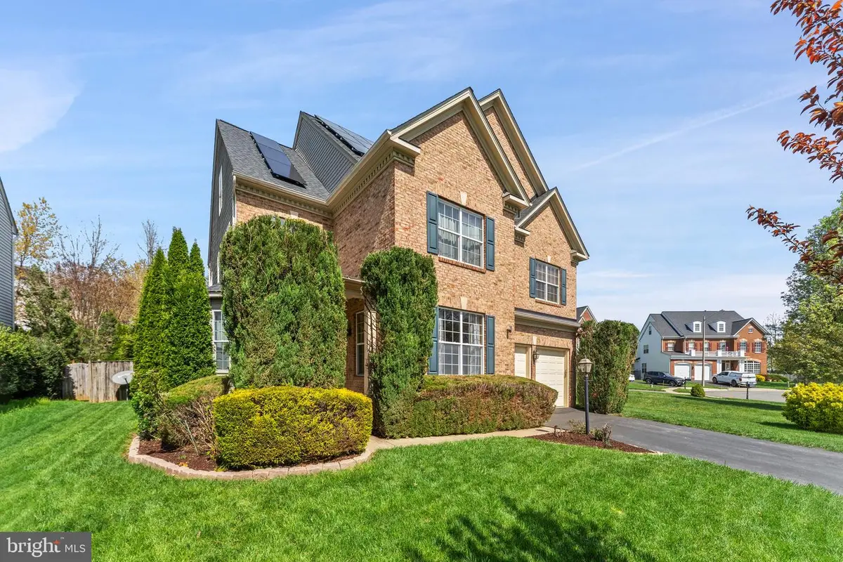 1663 Georges Knoll Ct, Woodbridge, VA 22192 - #1