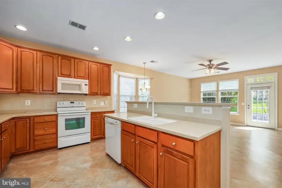 4046 Lunar Eclipse Dr, Dumfries, VA 22025 - #2