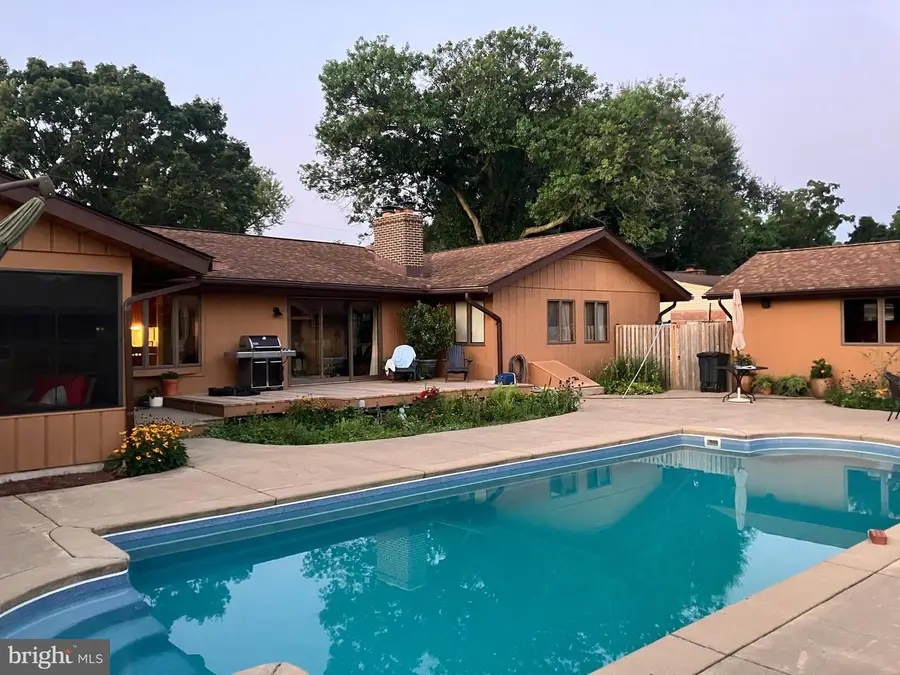 908 Bay St, Woodbridge, VA 22191 - #2