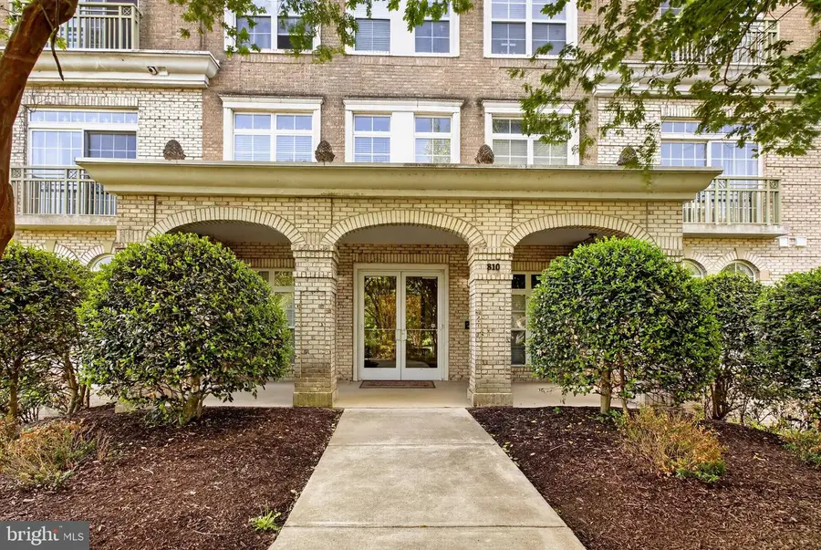 810 Belmont Bay Dr #302, Woodbridge, VA 22191 - #2