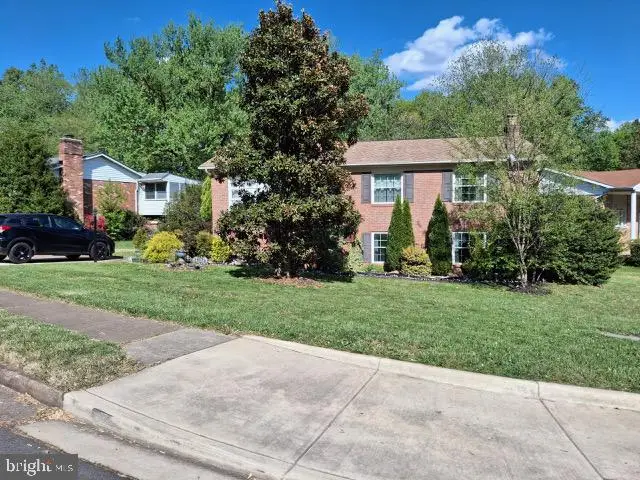 13309 Kenny Rd, Woodbridge, VA 22193 - #1