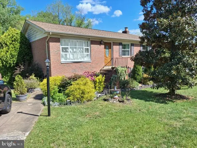 13309 Kenny Rd, Woodbridge, VA 22193 - #2