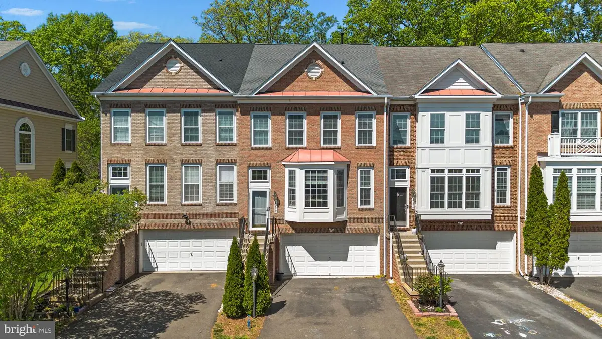 17572 Victoria Falls Dr, Dumfries, VA 22025 - #1